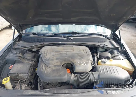 2014 Chrysler 300 z USA, uszkodzony, nr VIN 2C3CCARG5EH184398